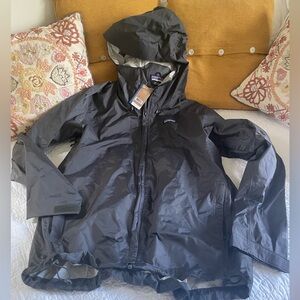 NWT Men’s Patagonia Raincoat